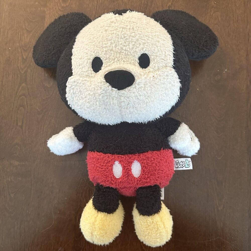 Mickey Mouse 7’’ Cuteeze Collectible Plush. Disney Cuteeze